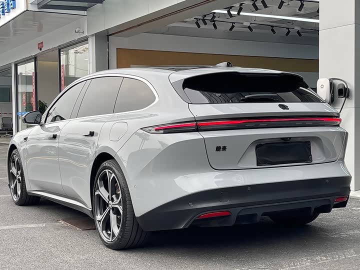 Фото 6 - Nio ET5T