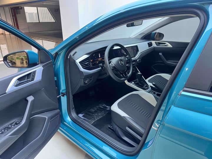 Фото 9 - Volkswagen Polo