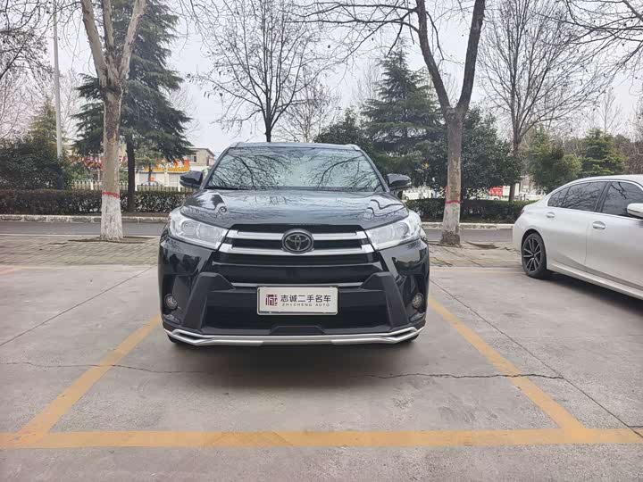 Фото 2 - Toyota Highlander