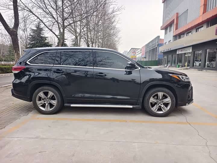 Фото 3 - Toyota Highlander