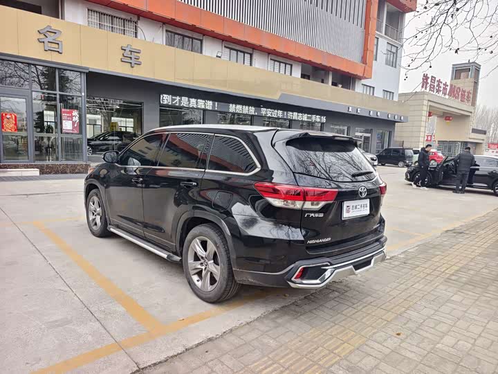 Фото 5 - Toyota Highlander