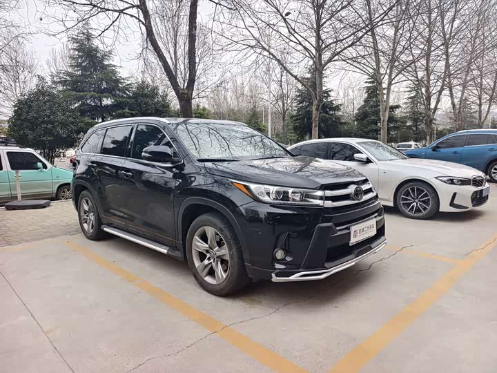 Фото 7 - Toyota Highlander