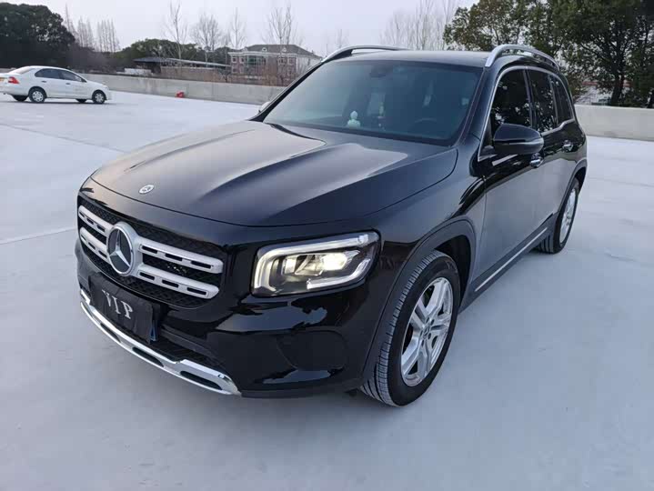 Photo 3 - Mercedes-Benz GLB-Class