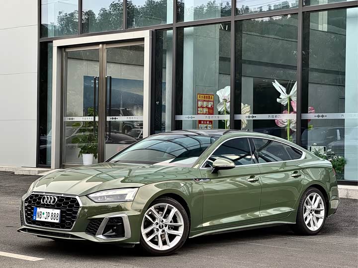 Фото 1 - Audi A5