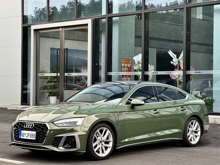 Фото 2 - Audi A5