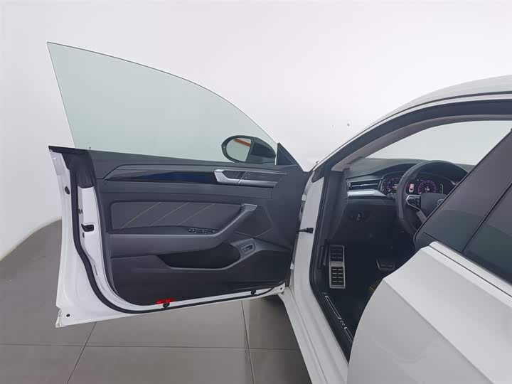 Фото 8 - Volkswagen CC