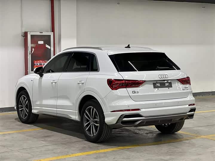 Фото 4 - Audi Q3