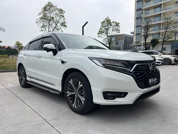 Photo 3 - Honda UR-V