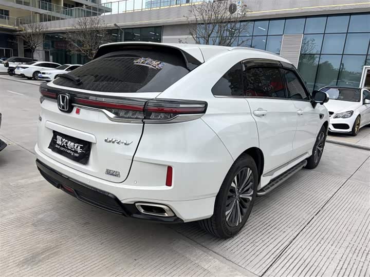 Photo 9 - Honda UR-V