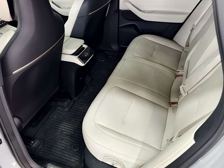 Фото 8 - Nio ES6