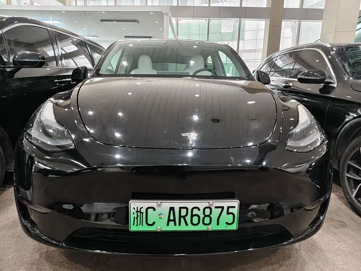 Фото 2 - Tesla Model Y