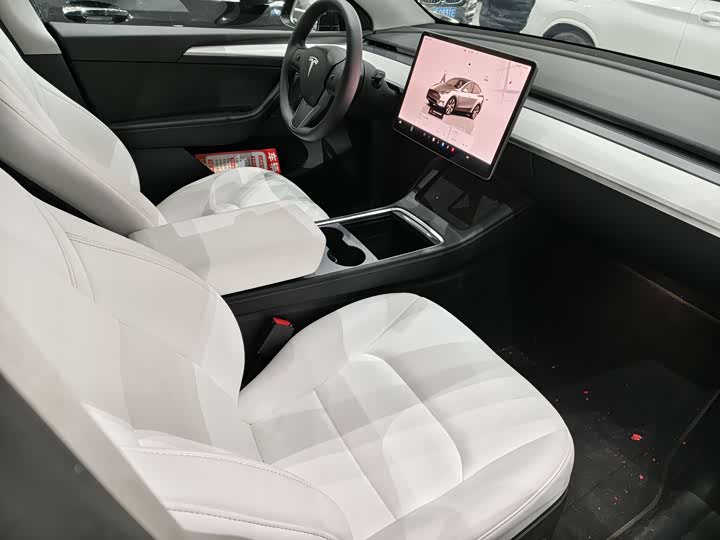 Фото 8 - Tesla Model Y