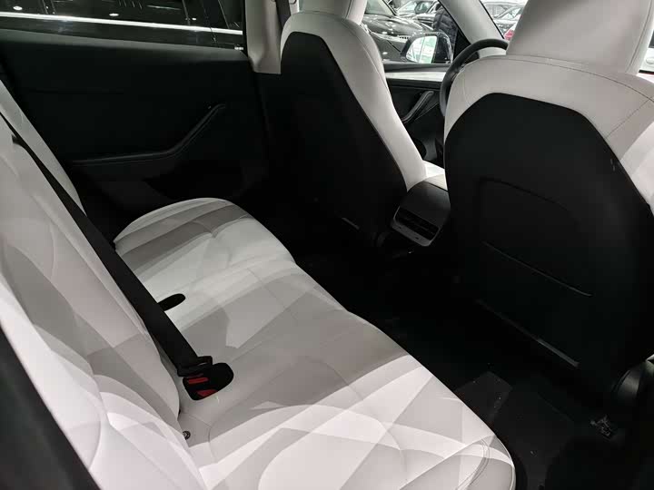 Фото 9 - Tesla Model Y