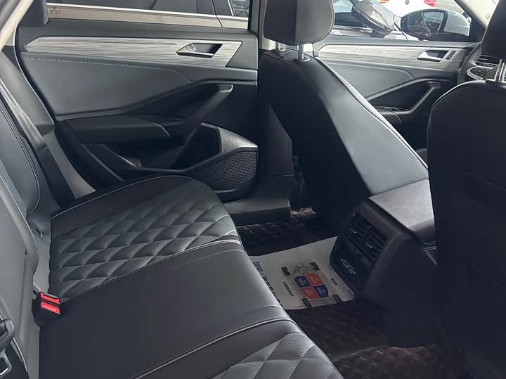 Фото 7 - Volkswagen Sagitar L