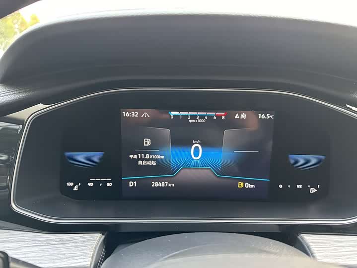 Фото 4 - Volkswagen Sagitar L