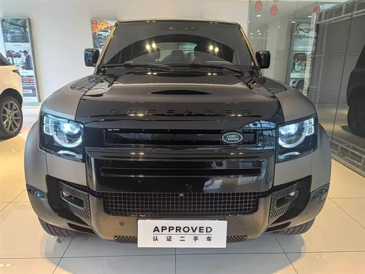 Photo 2 - Land Rover Defender