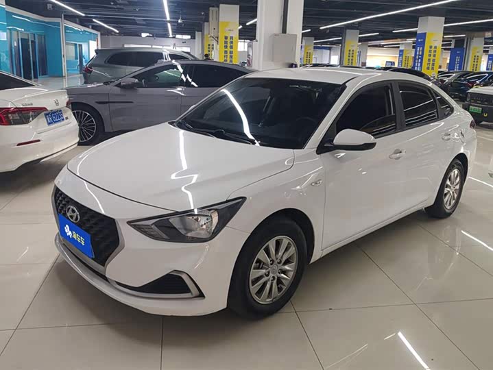 Фото 1 - Hyundai Celesta