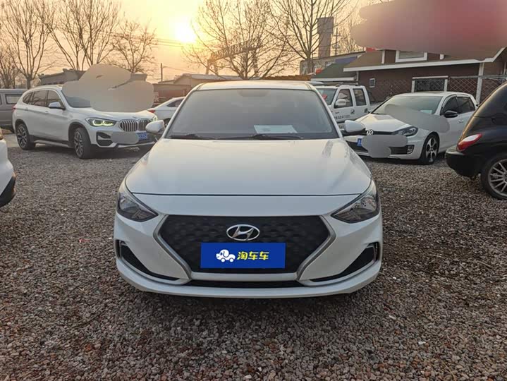 Фото 2 - Hyundai Celesta