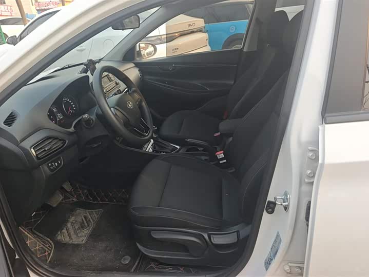 Фото 9 - Hyundai Celesta