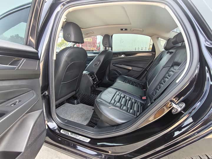 Фото 6 - Volkswagen Passat