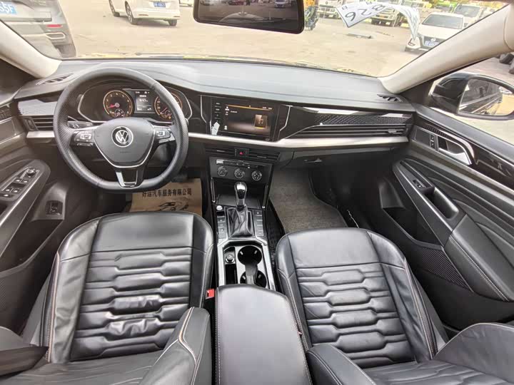 Фото 7 - Volkswagen Passat