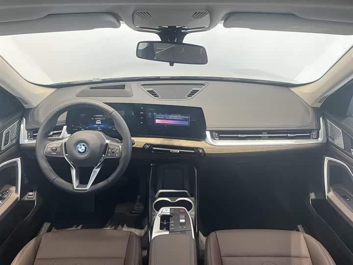 Фото 7 - BMW iX1