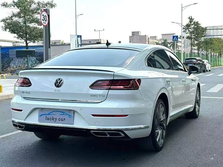 Фото 9 - Volkswagen CC