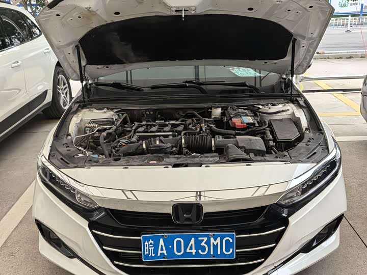 Фото 2 - Honda Accord