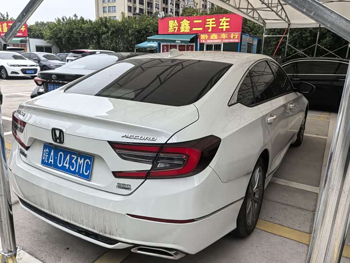 Фото 8 - Honda Accord