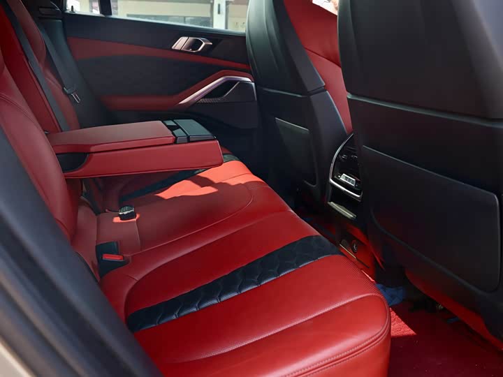 Фото 8 - BMW X6 M