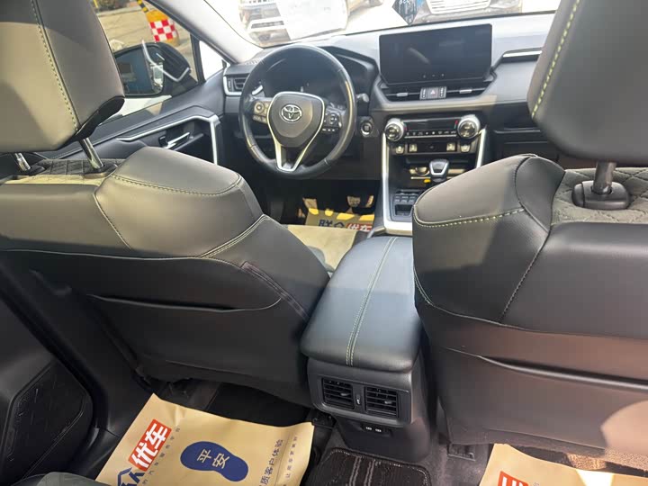 Фото 5 - Toyota RAV4