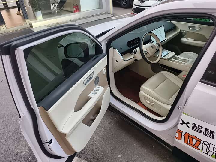 Фото 4 - Toyota bZ3X