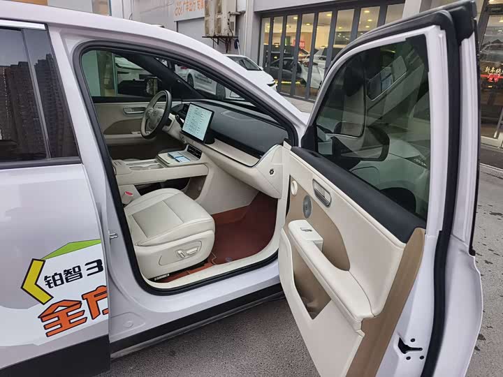 Фото 7 - Toyota bZ3X