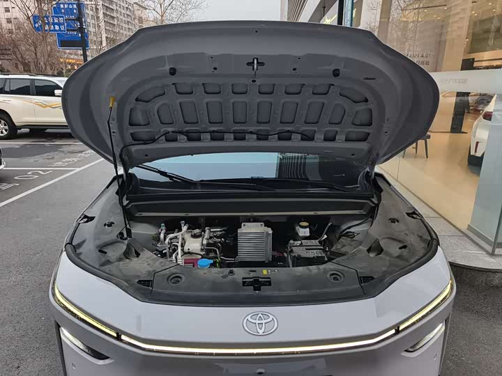 Фото 8 - Toyota bZ3X