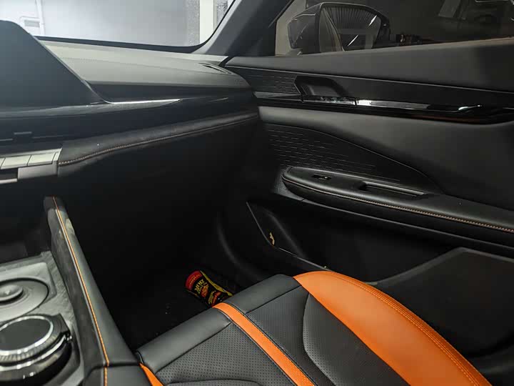 Photo 8 - Changan UNI-V