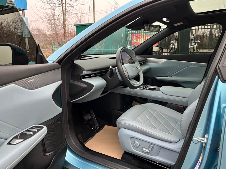 Фото 8 - Changan Deepal S05