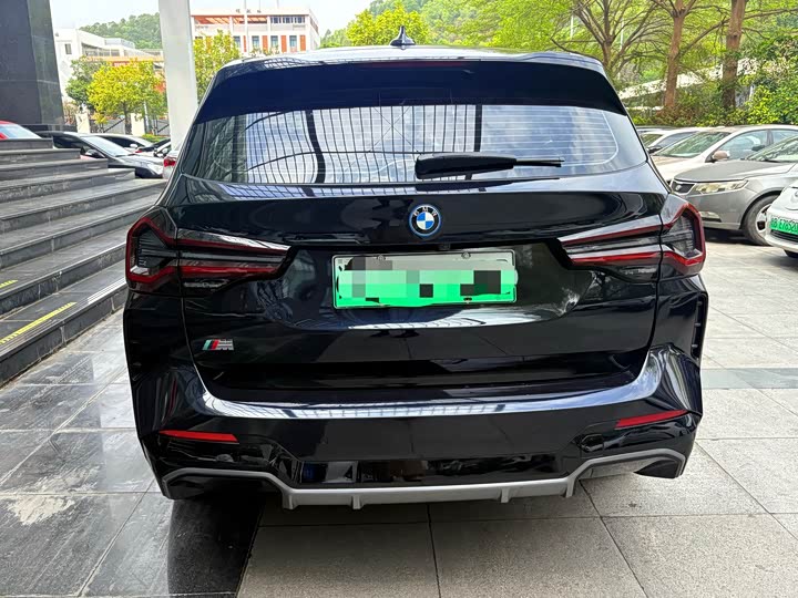 Фото 8 - BMW iX3