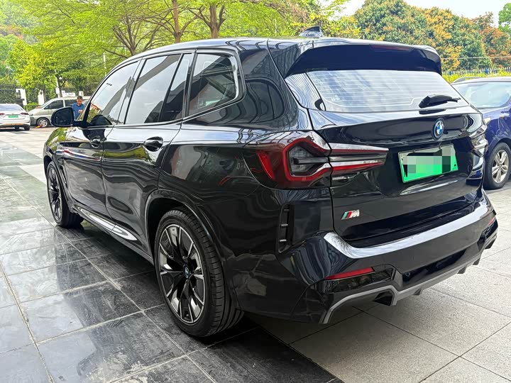 Фото 9 - BMW iX3