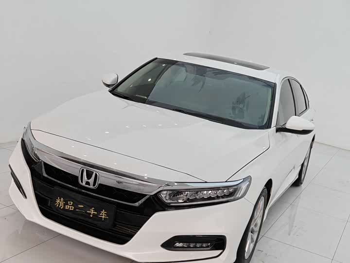 Фото 4 - Honda Accord