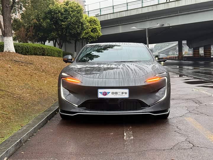 Фото 2 - Avatr 12