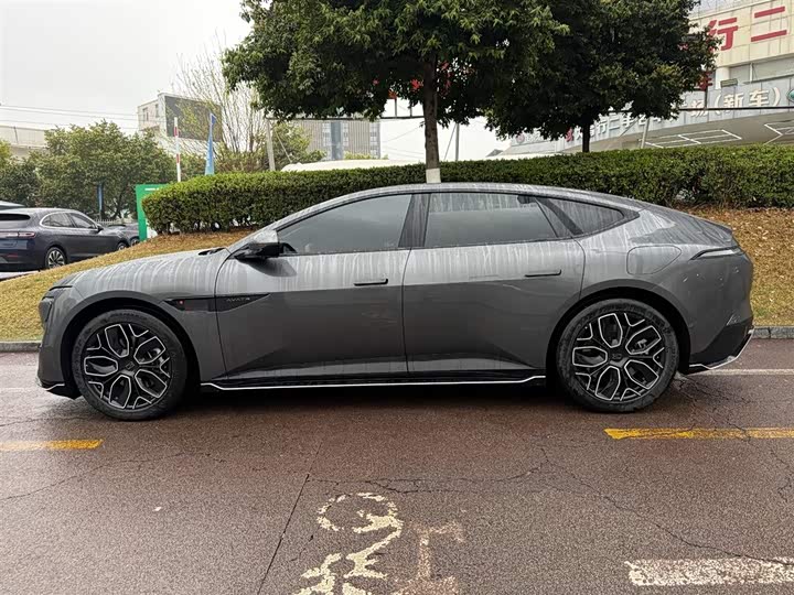 Фото 3 - Avatr 12