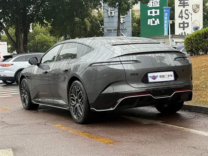 Фото 4 - Avatr 12