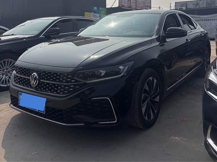 Photo 1 - Volkswagen Passat