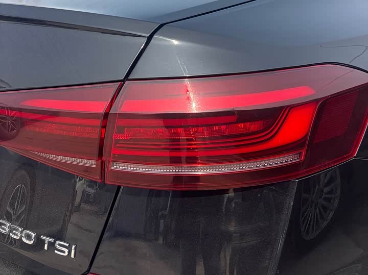 Photo 5 - Volkswagen Passat