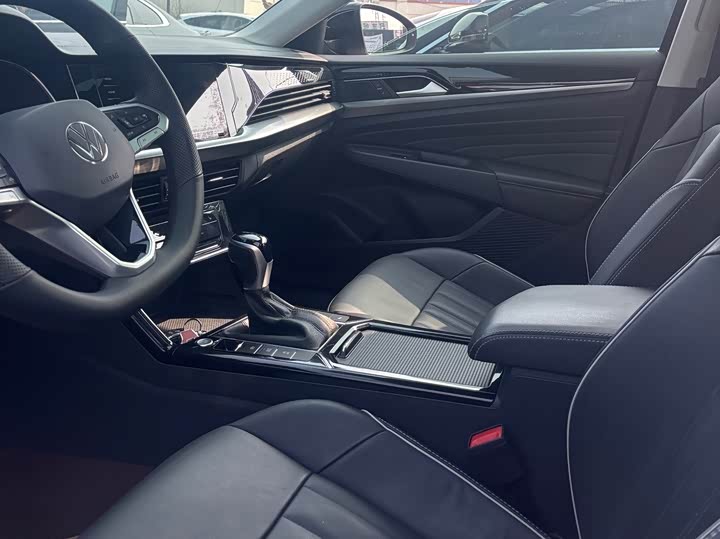 Photo 8 - Volkswagen Passat