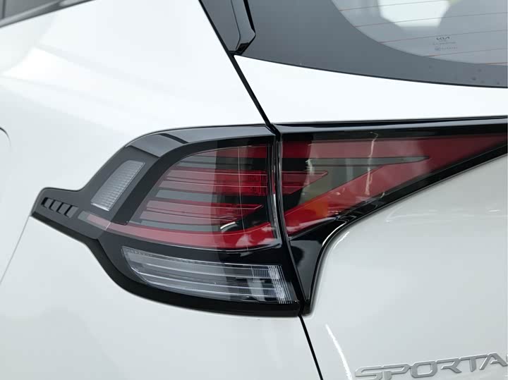 Photo 8 - Kia Sportage