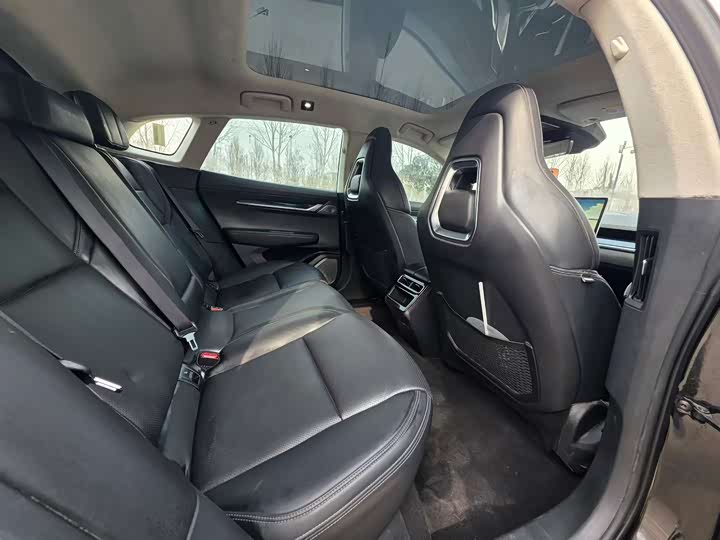 Фото 8 - Zeekr 001