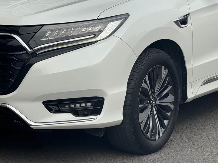 Фото 4 - Honda UR-V