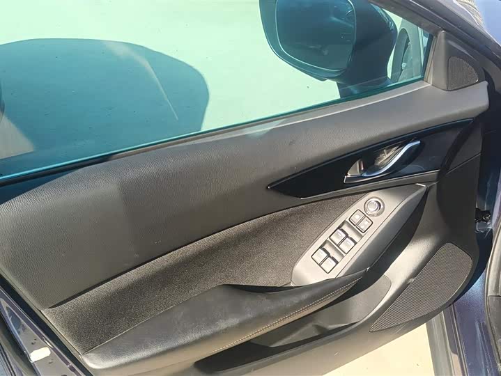 Фото 7 - Mazda CX-4