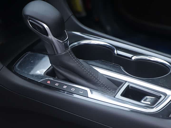 Photo 7 - Chevrolet Equinox